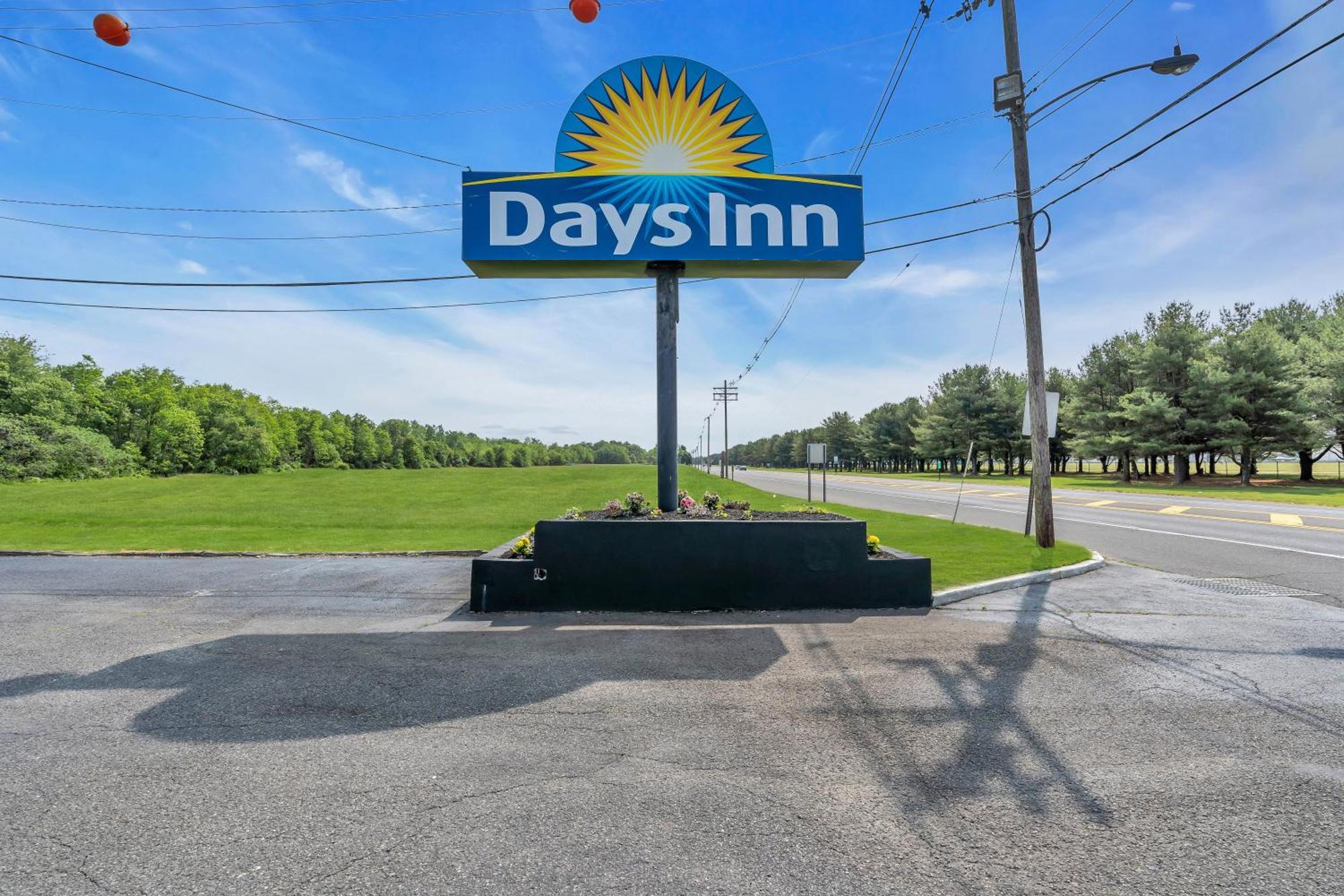 Days Inn By Wyndham Wrightstown Mcguire Afb Bordentown Экстерьер фото